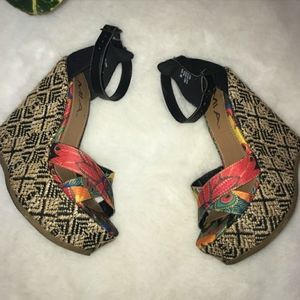 Gorgeous MIA wedges!